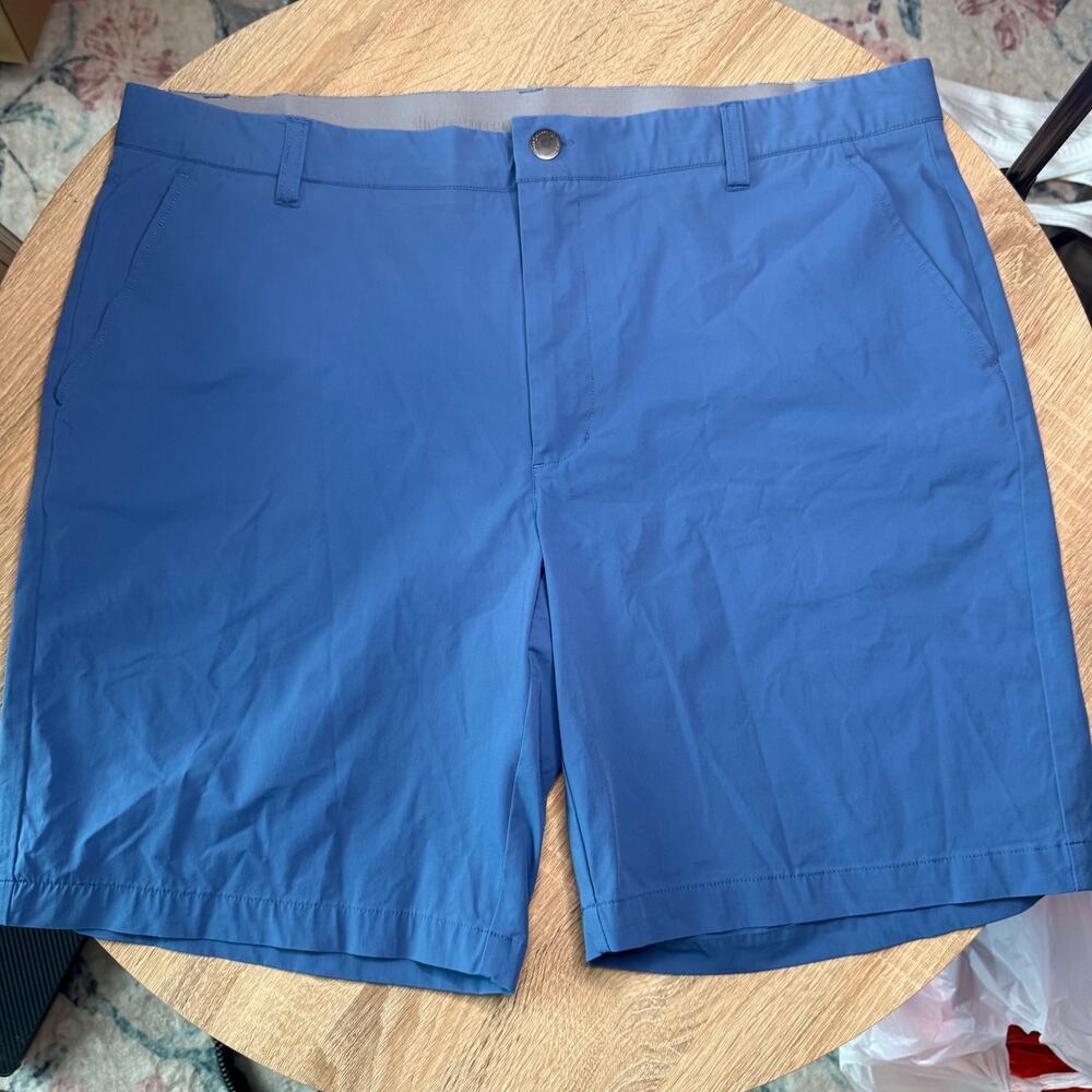 Hickey Freeman mens blue chino golf shorts size 38